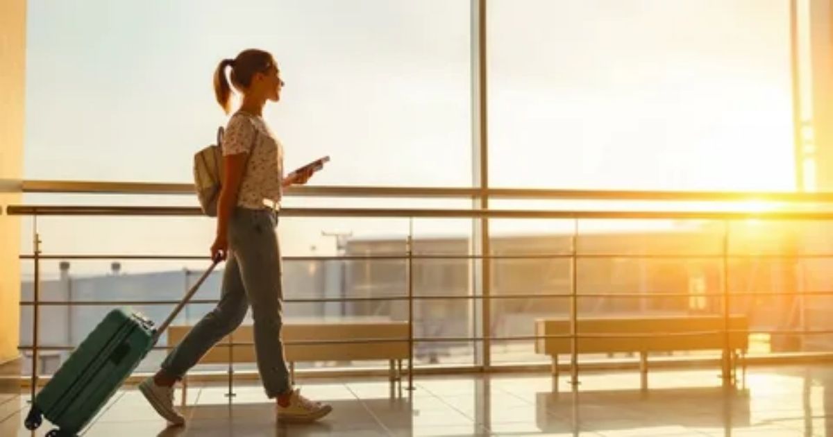 First Time Flying Tips : Easy Secrets That Make Your First Flight Feel ...